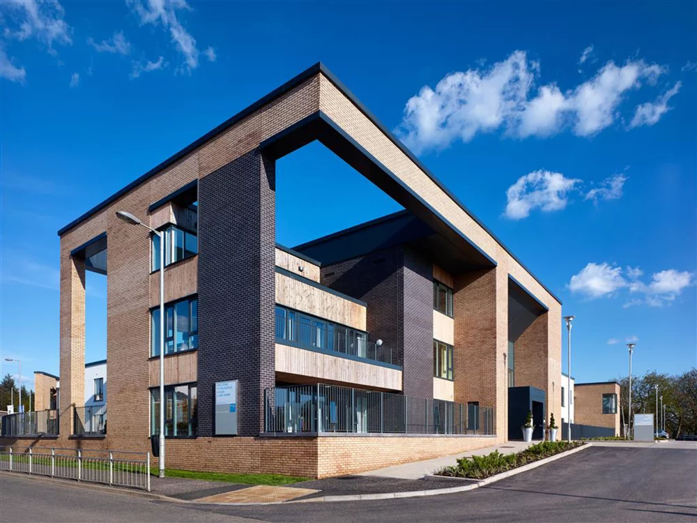 A0210: Bradgate Multi Cream