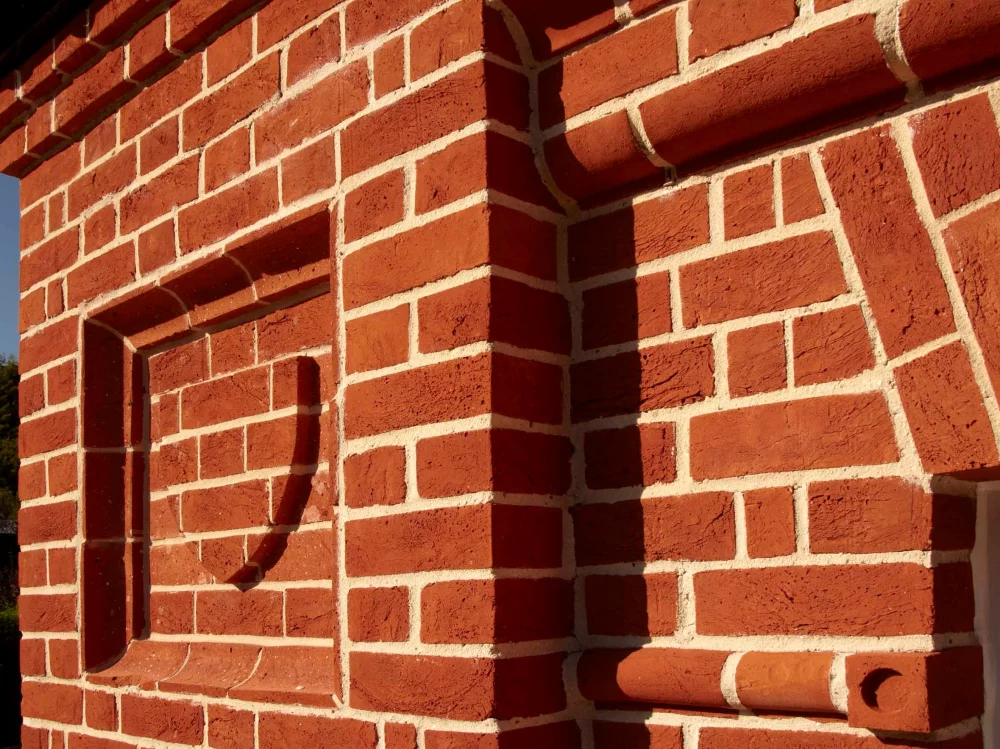 A0289: Swanage Handmade Light Red