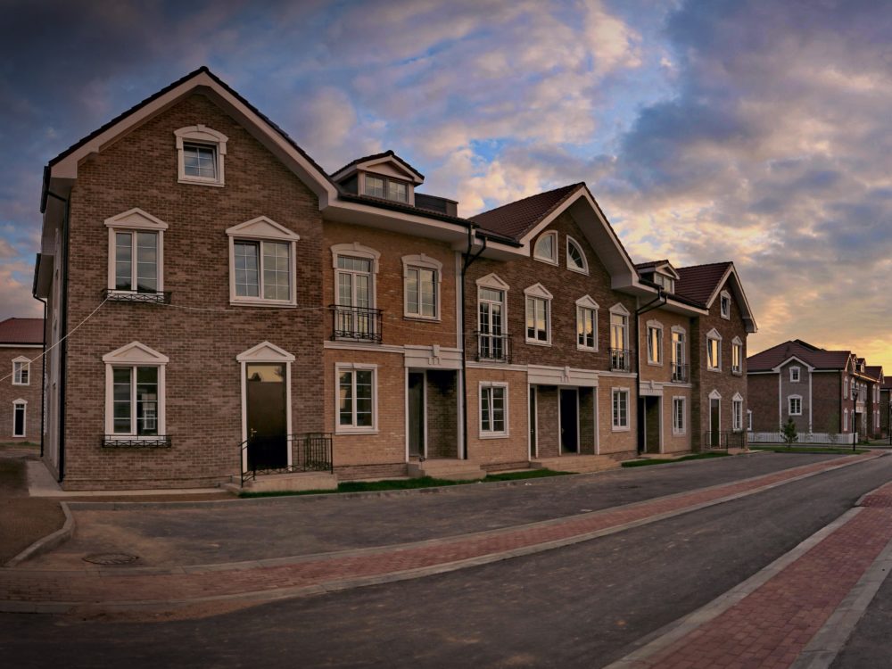 D0012: Bromley Red Multi