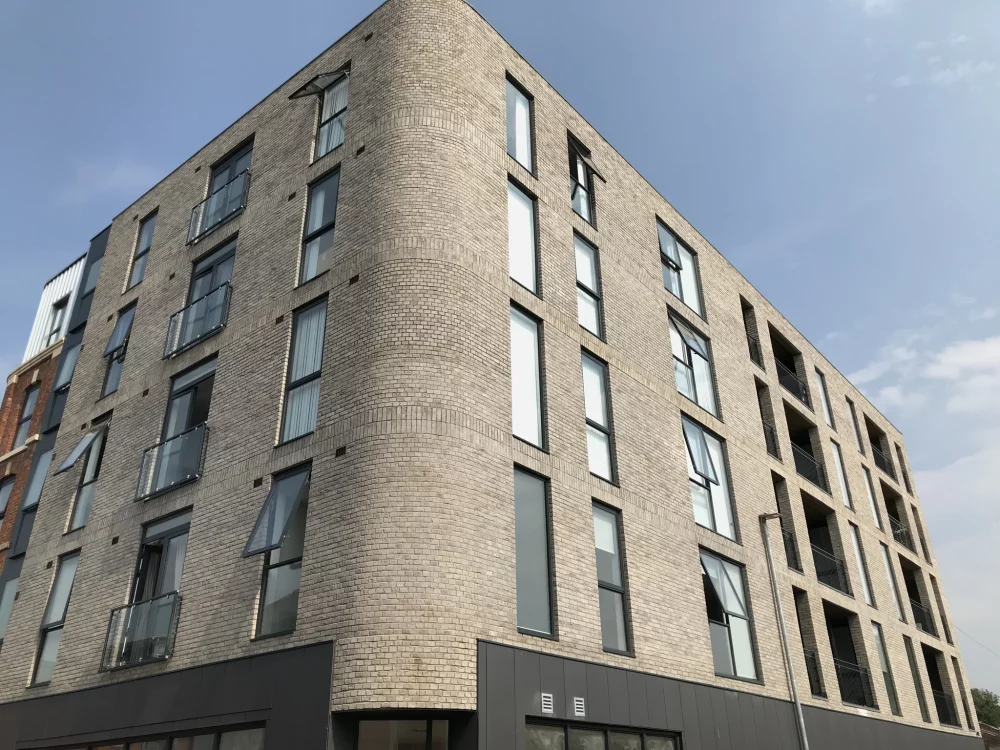 E0160 - Forum Smoked Branco