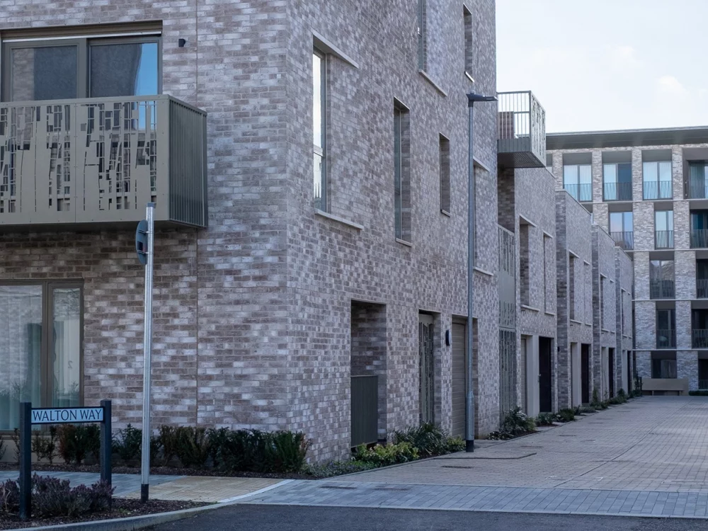 G0027 - Bromo Handmade