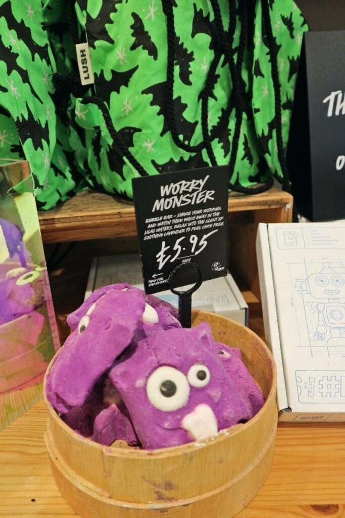 lush worry monster bubble bar