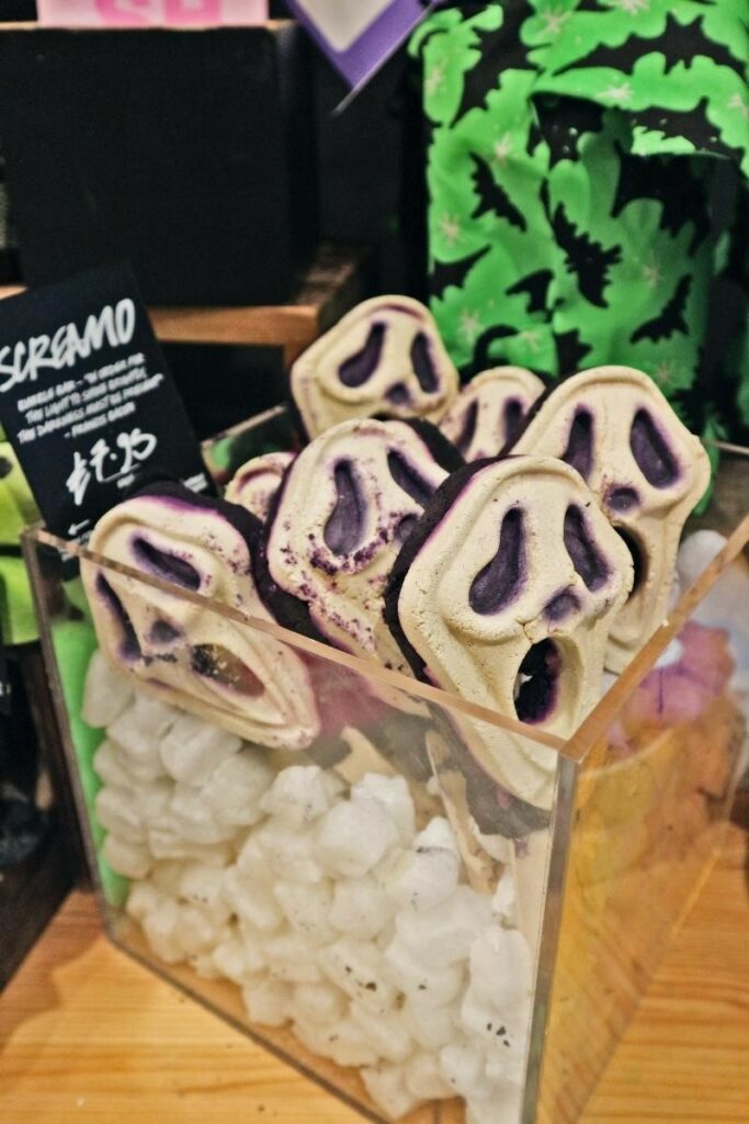 lush screamo bathbombs