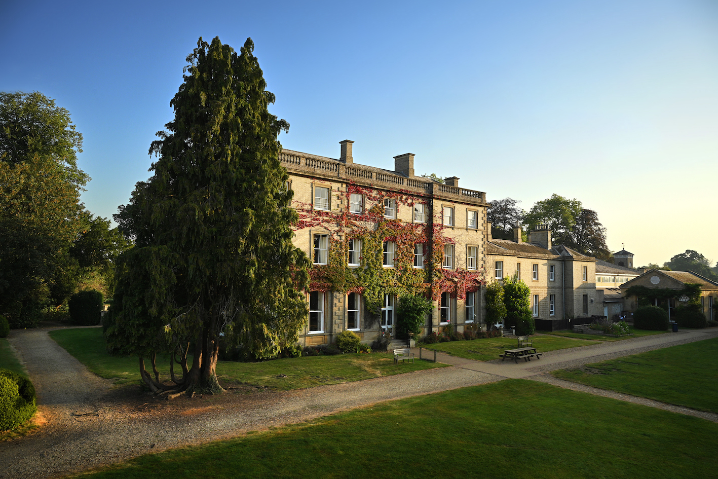 Swanbourne House offers school bus routes across Milton Keynes, Loughton, Shenley, Oxley Park, Woburn Sands and Bow Brick Hill.